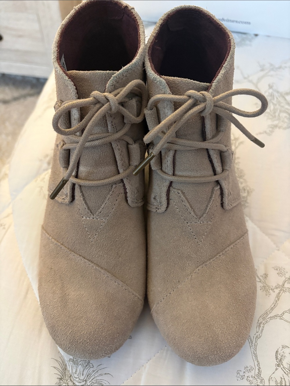 TOMS Women's Suede Chukka Boots in Beige